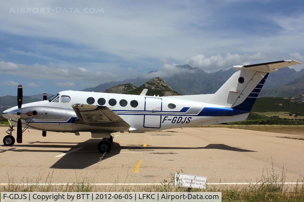 F-GDJS, 1983 Beech B200 King Air C/N BB-1116, Parking