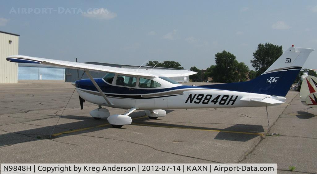 N9848H, 1981 Cessna 182R Skylane C/N 18268067, Cessna 182R Skylane on the line.
