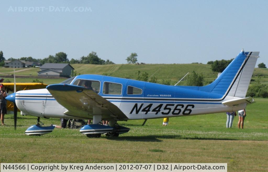 N44566, 1974 Piper PA-28-151 C/N 28-7415668, 2012 Starbuck Fly-in Breakfast
