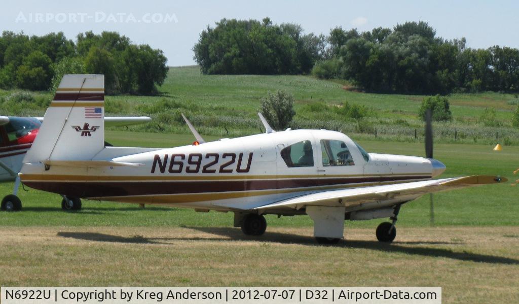N6922U, 1964 Mooney M20E C/N 292, 2012 Starbuck Fly-in Breakfast