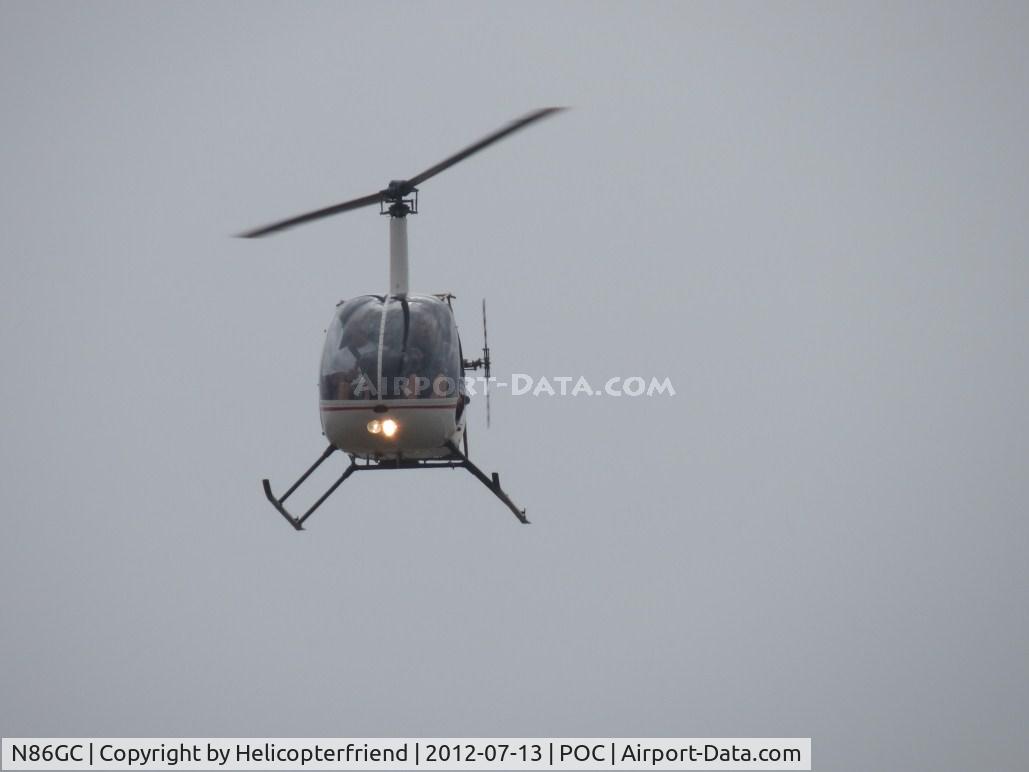 N86GC, 2000 Robinson R22 Beta C/N 3126, On final for helipad 3
