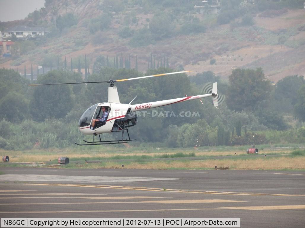 N86GC, 2000 Robinson R22 Beta C/N 3126, Turning in for helipad 3