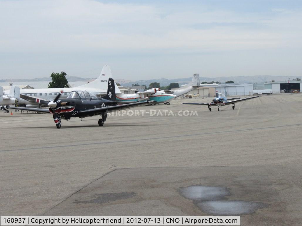 160937, Beech T-34C Turbo Mentor C/N GL-123, Leading a 2 ship flight towards the runway, T-34C 160945 following