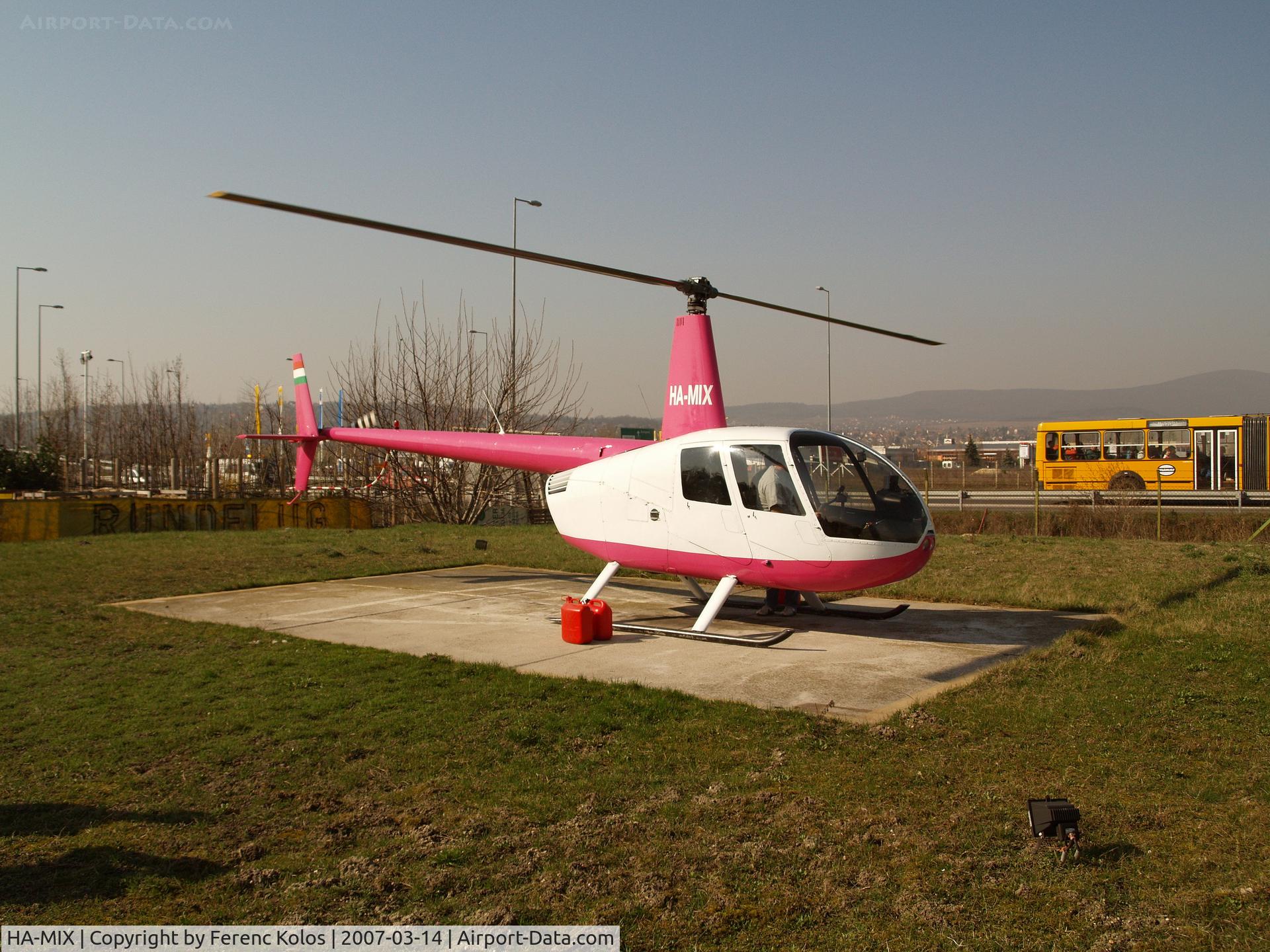 HA-MIX, 1999 Robinson R44 Astro C/N 0650, Budakalász