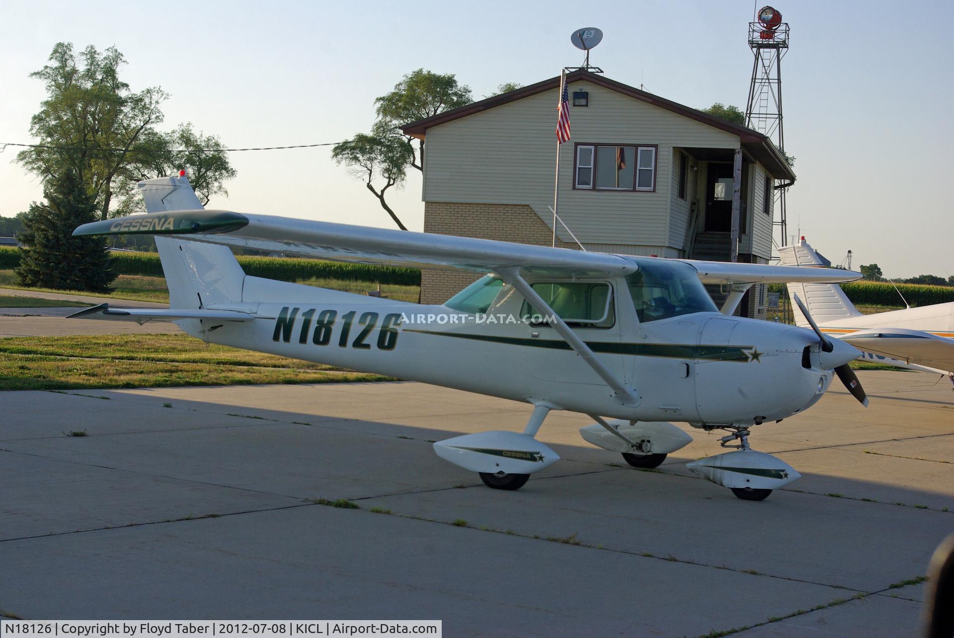 N18126, 1972 Cessna 150L C/N 15073804, In for some food