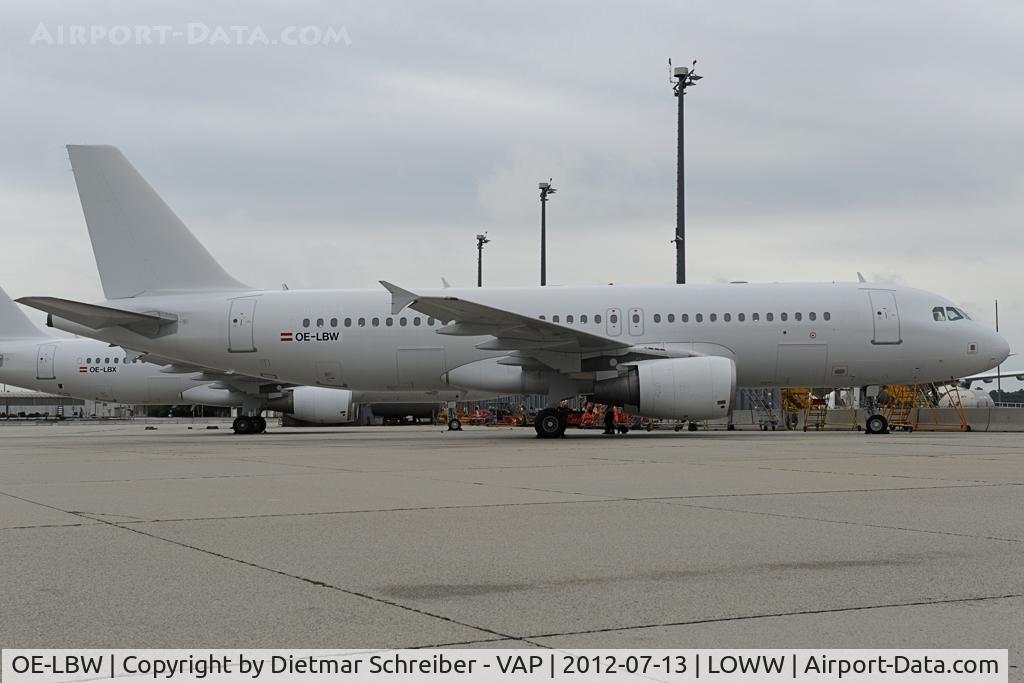 OE-LBW, 2001 Airbus A320-214 C/N 1678, Austrian Airlines Airbus 320