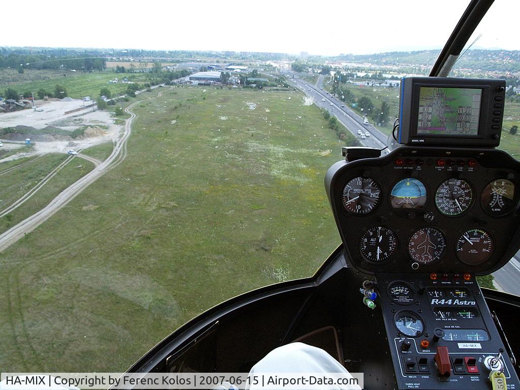 HA-MIX, 1999 Robinson R44 Astro C/N 0650, Budakalász