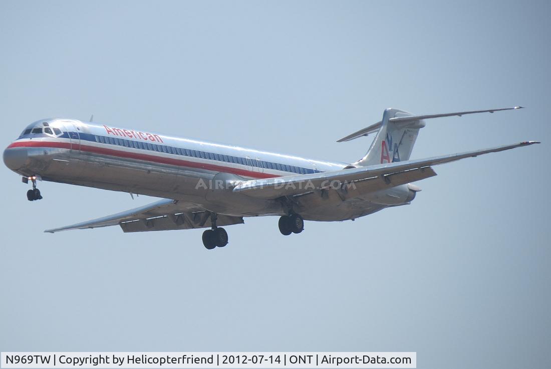 N969TW, 1999 McDonnell Douglas MD-83 (DC-9-83) C/N 53619, On final for 26R