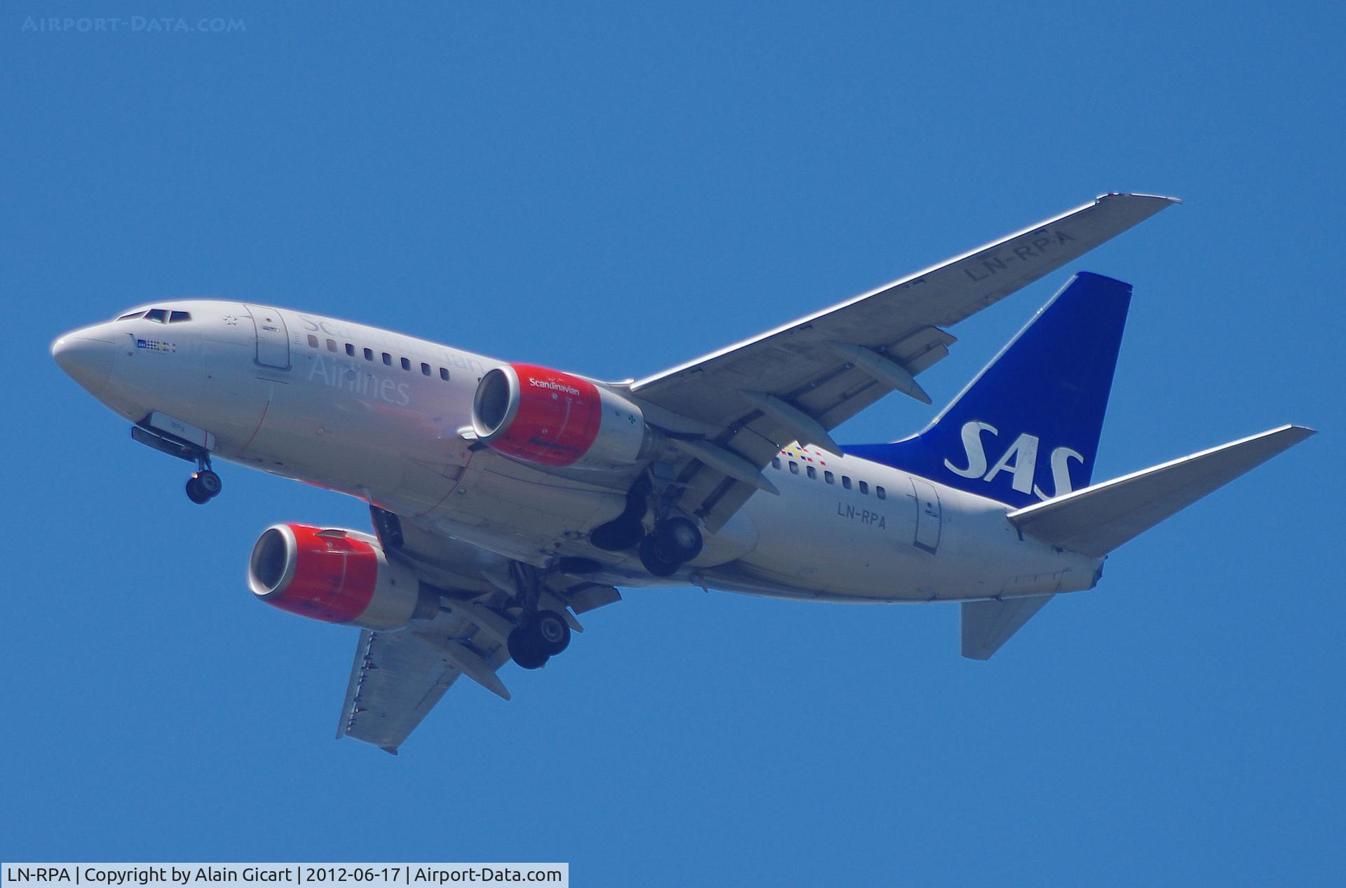 LN-RPA, 1998 Boeing 737-683 C/N 28290, Approach Dubrovnik airport