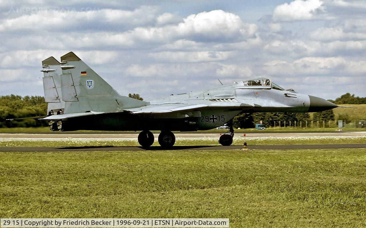 29 15, Mikoyan-Gurevich MiG-29G C/N 2960526300/3704, taxying to the active