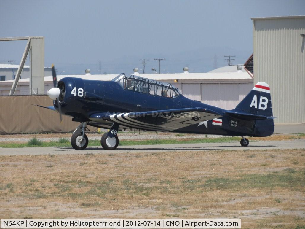 N64KP, 1943 North American AT-6D C/N 84936, Taxiing towards the runway