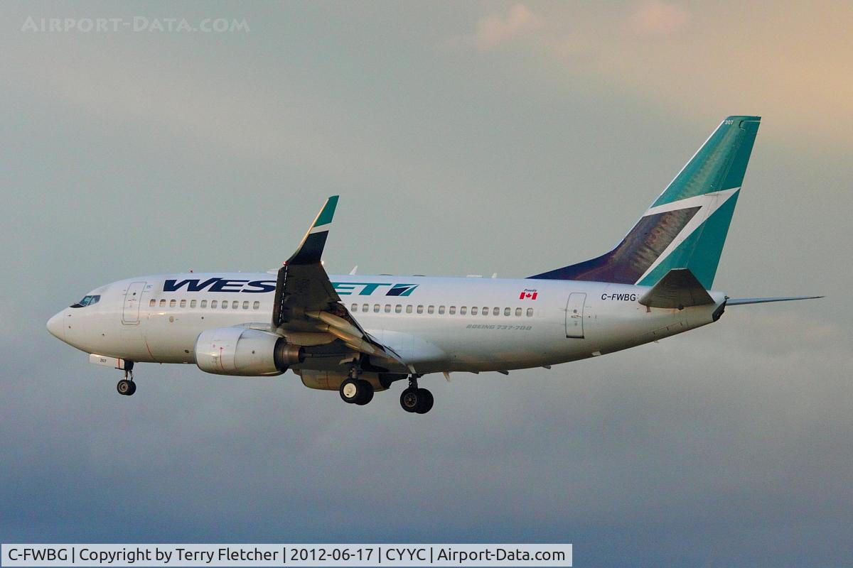 C-FWBG, 2003 Boeing 737-7CT C/N 32749, at Calgary