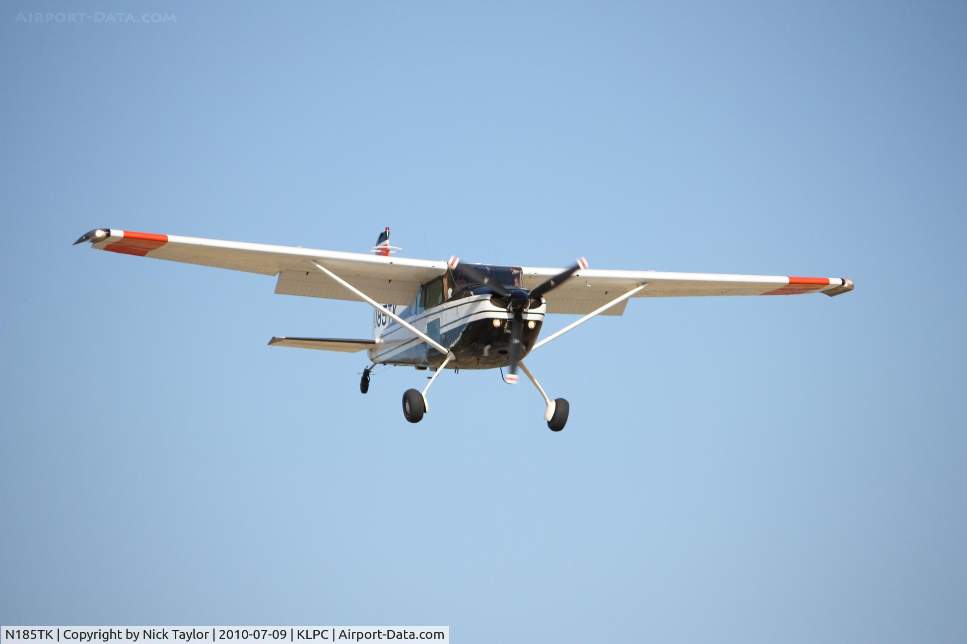 N185TK, 1981 Cessna A185F Skywagon 185 C/N 18504366, Landing 25