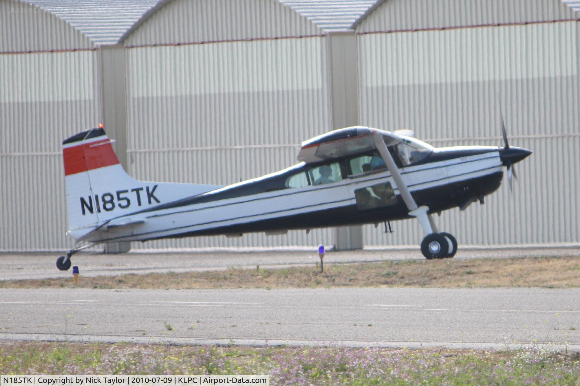 N185TK, 1981 Cessna A185F Skywagon 185 C/N 18504366, Taxiing in