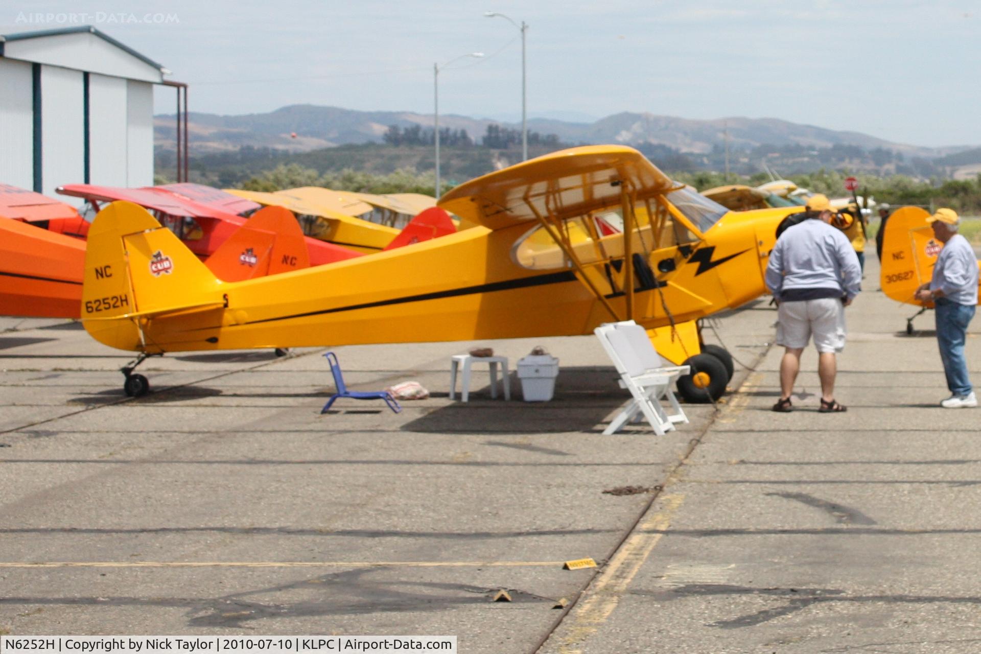 N6252H, 1946 Piper J3C-65 Cub C/N 19429, Lompoc Piper Cub fly in 2010