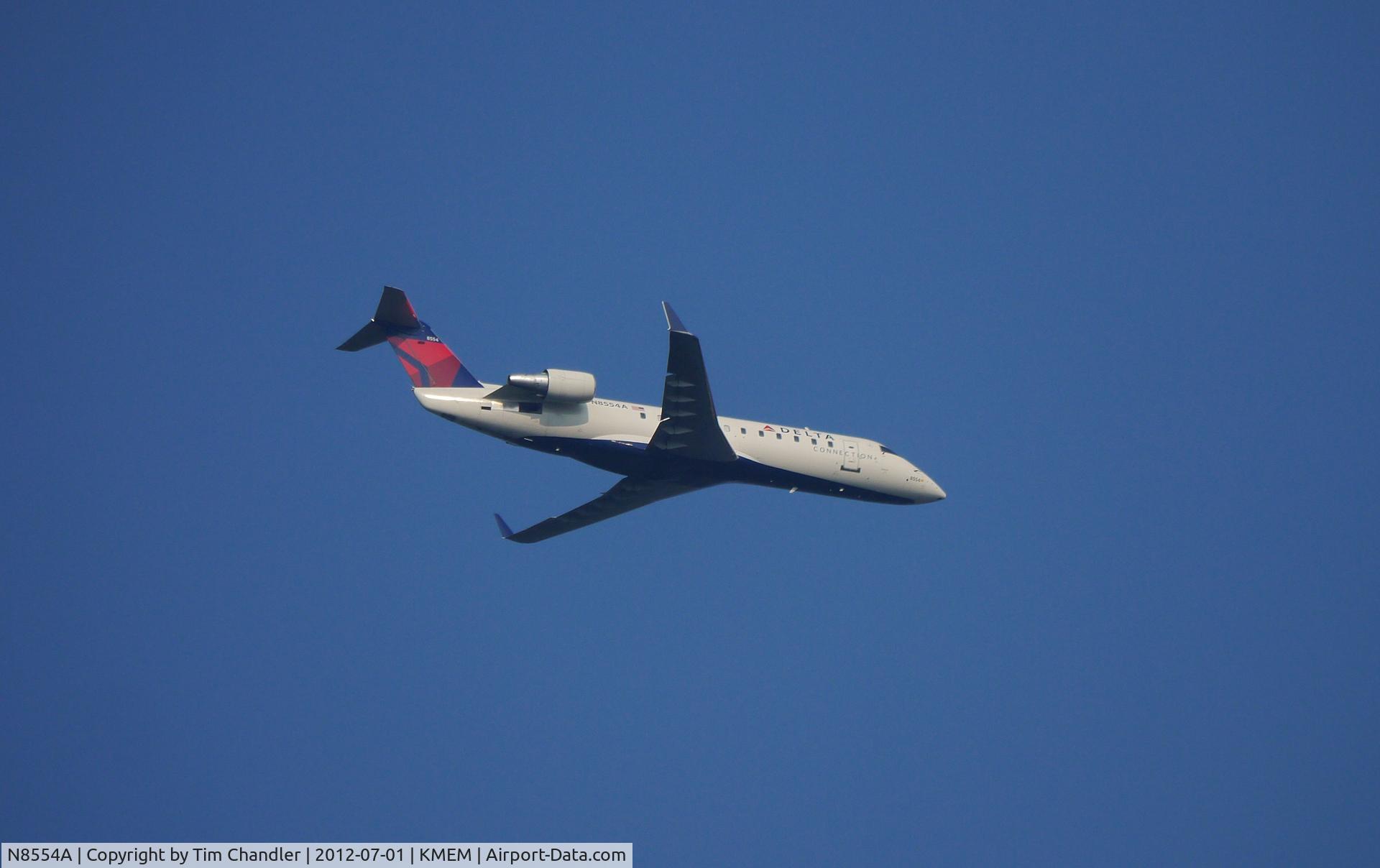 N8554A, 2001 Bombardier CRJ-200LR (CL-600-2B19) C/N 7554, Coming in from the north to land at KMEM