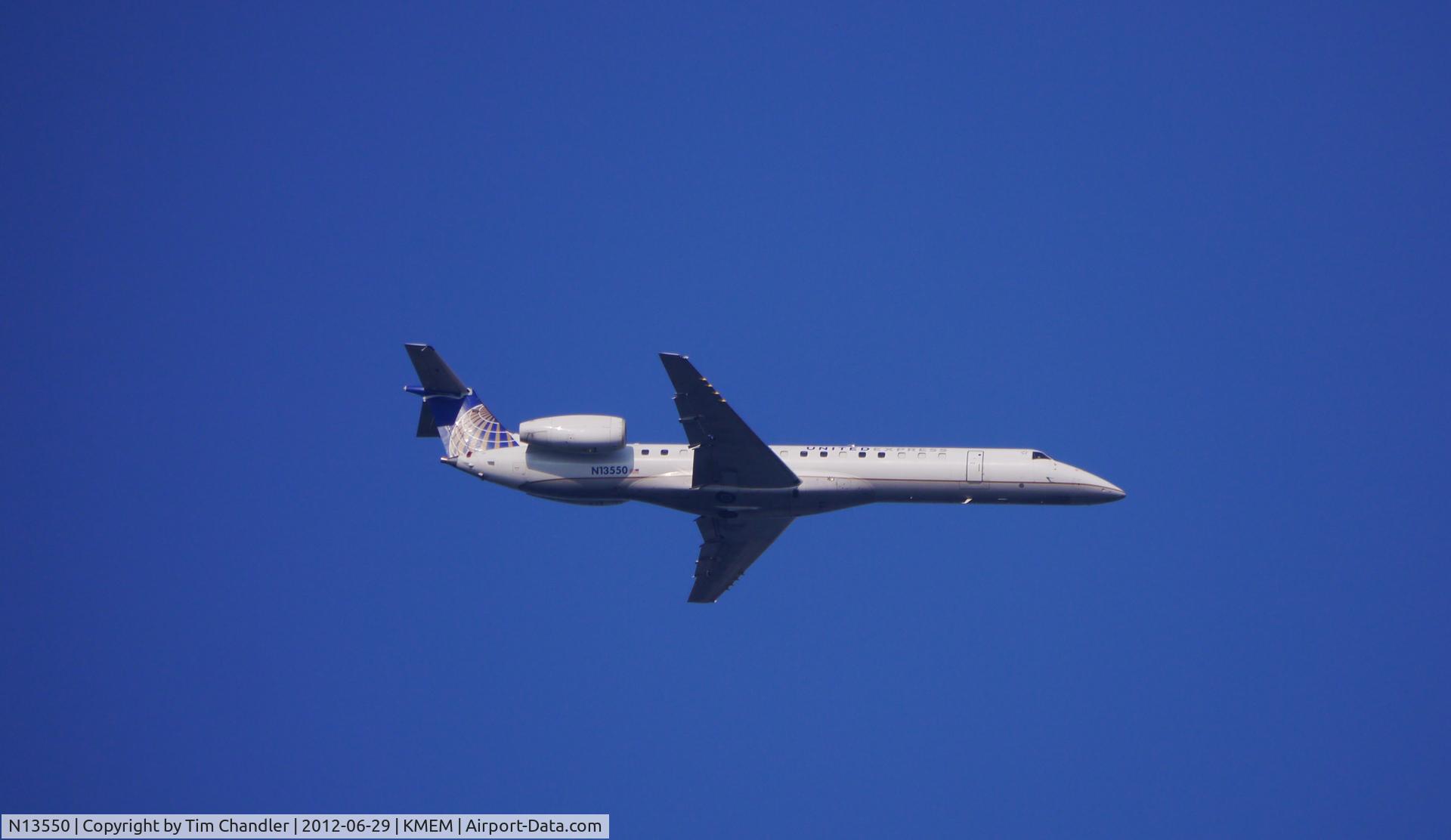 N13550, 2002 Embraer ERJ-145LR (EMB-145LR) C/N 145575, Coming in from the north to land at KMEM