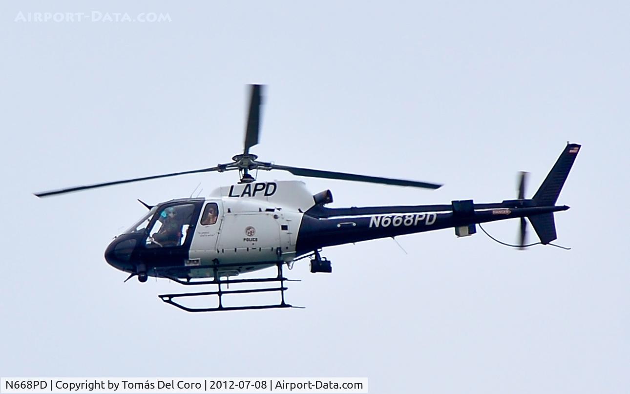 N668PD, 2009 Aerospatiale AS-350B-2 Ecureuil C/N 4654, N668PD American Eurocopter AS350B2 Astar Squirell C/N 4654 Los Angeles Police Department LAPD

From Venice Beach...
July 8, 2012
TDelCoro