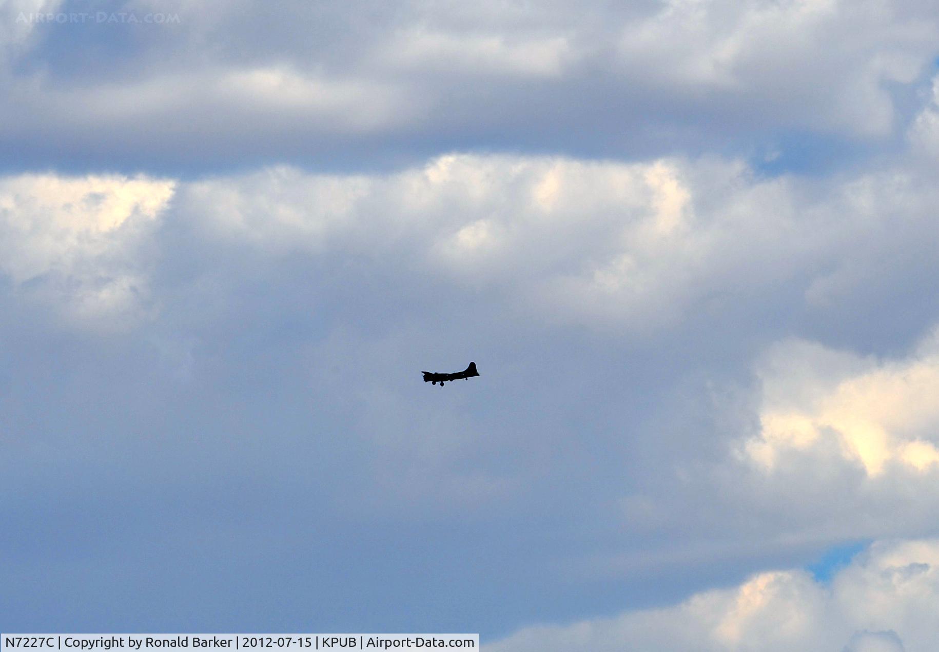N7227C, 1944 Boeing B-17G Fortress C/N 32513, B-17 in the Pueblo traffic pattern