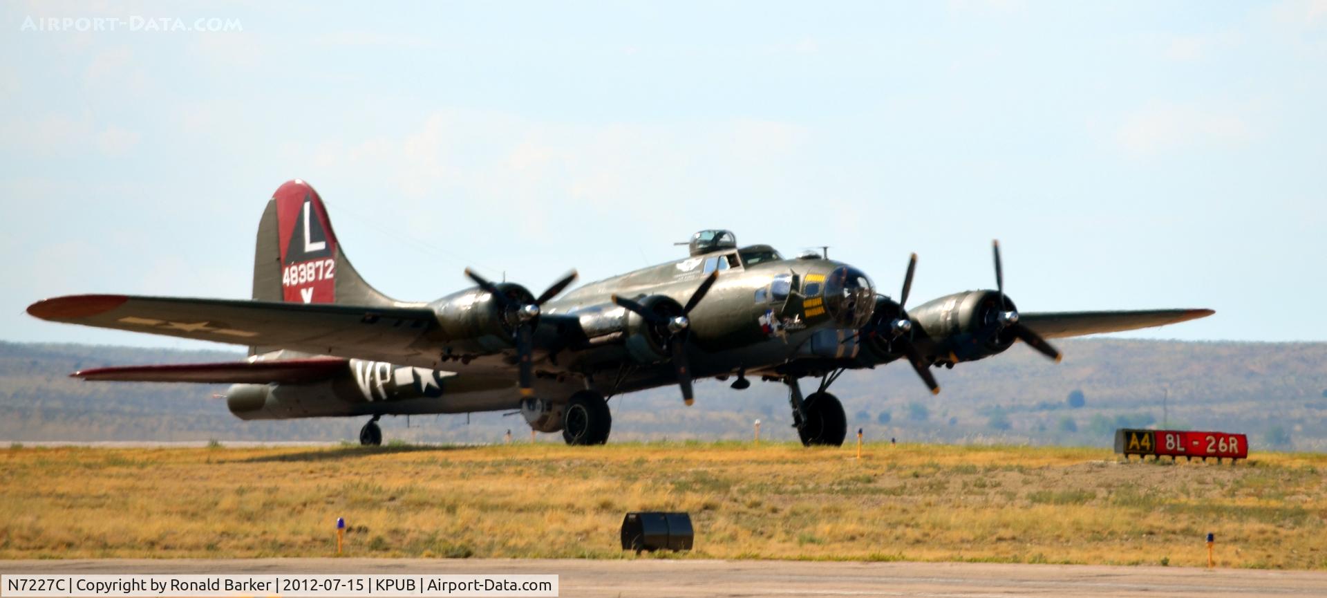 N7227C, 1944 Boeing B-17G Fortress C/N 32513, Taxi Pueblo