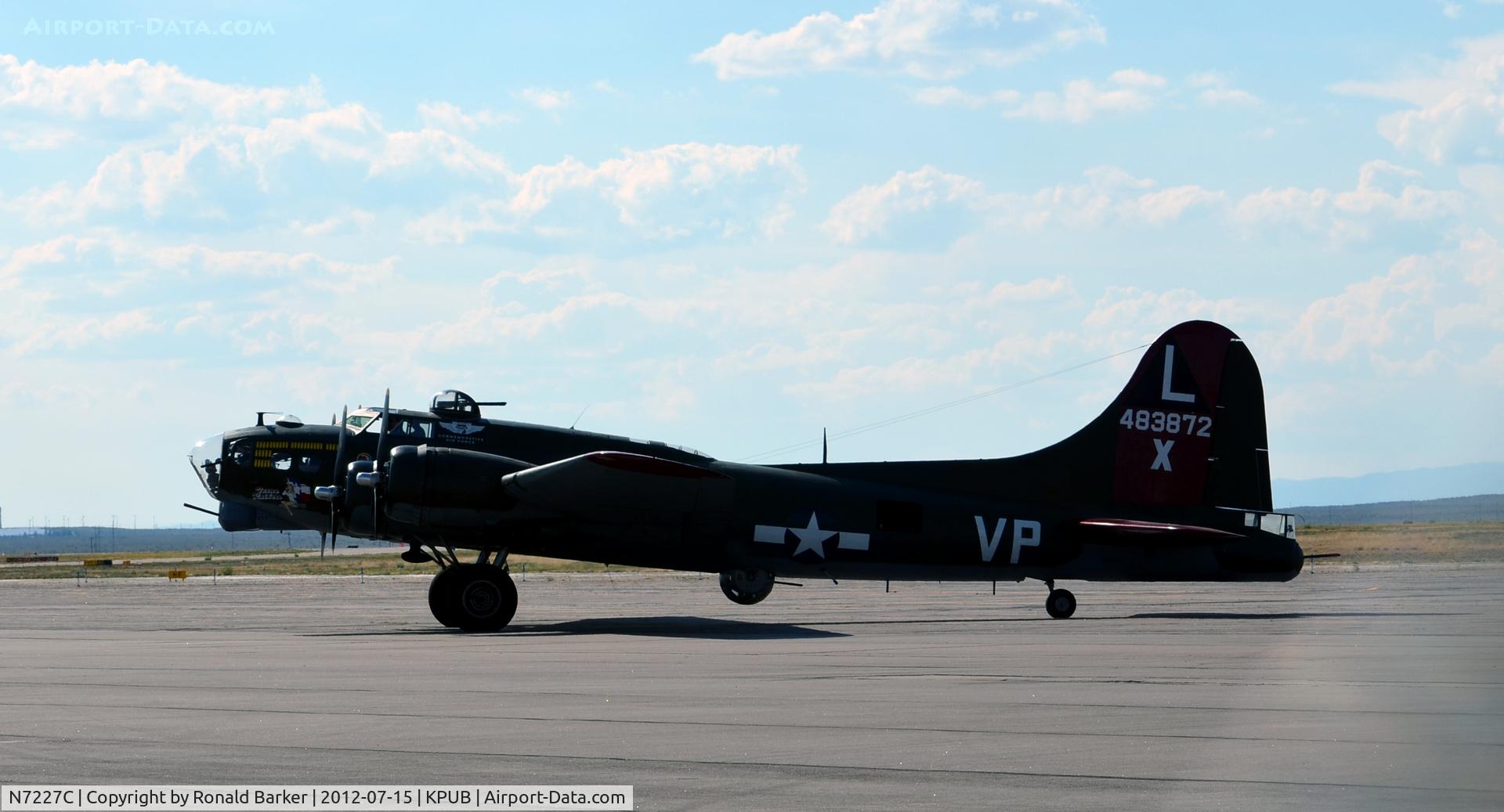 N7227C, 1944 Boeing B-17G Fortress C/N 32513, Taxi Pueblo