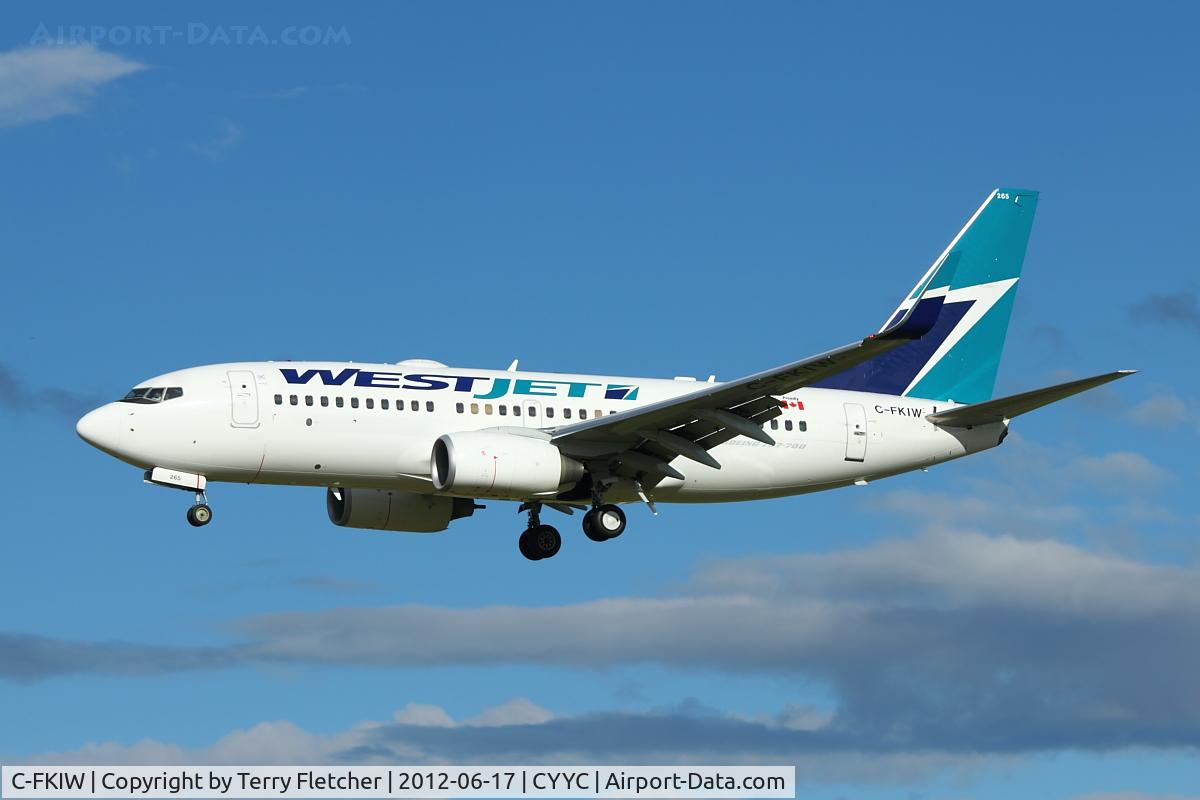 C-FKIW, 2011 Boeing 737-7CT C/N 37955, at Calgary