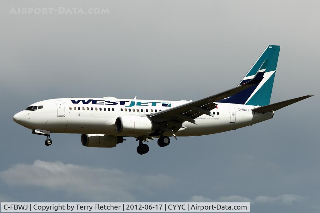 C-FBWJ, 2005 Boeing 737-7CT C/N 32767, at Calgary