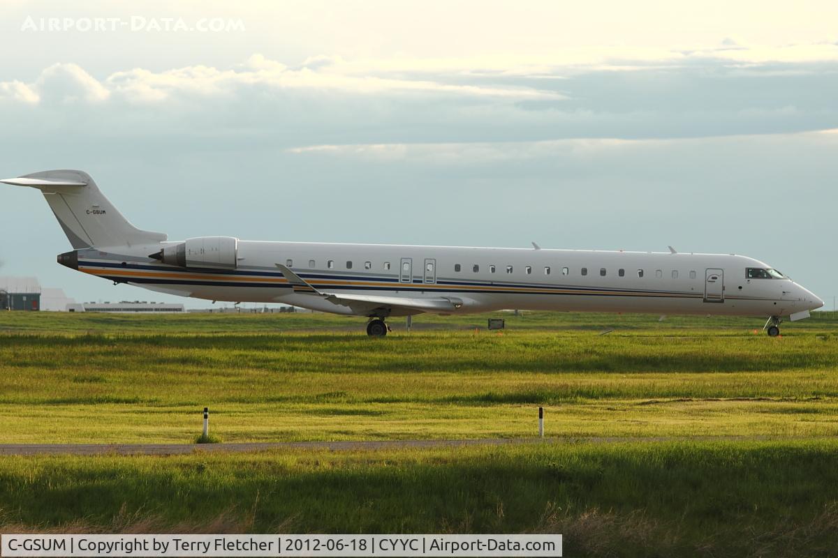 C-GSUM, 2008 Bombardier CRJ-900 (CL-600-2D24) C/N 15158, Early morning departure from Calgary