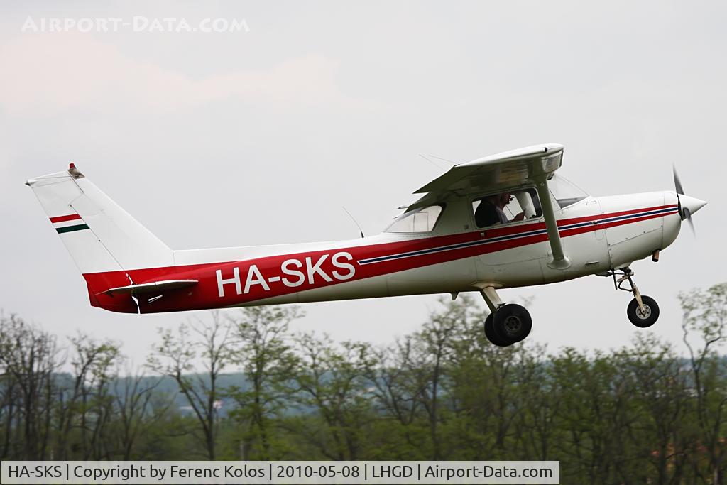 HA-SKS, 1984 Cessna 152 C/N 15285904, Gödöllö