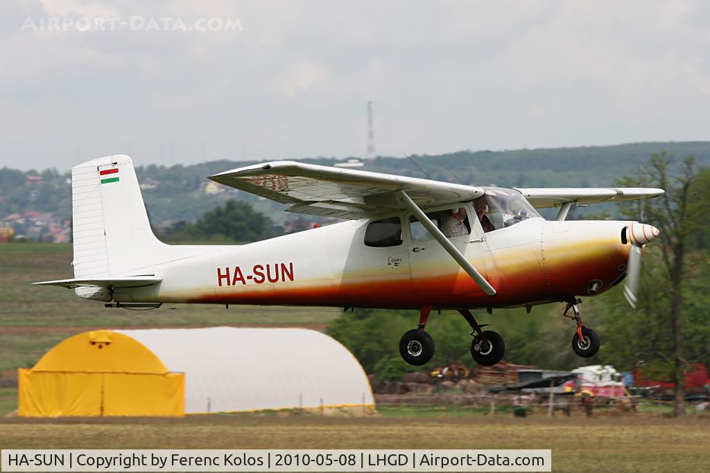HA-SUN, 1958 Cessna 172 C/N 36536, Gödöllö