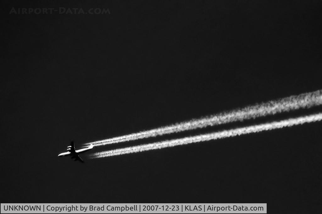 UNKNOWN, Contrails Various C/N Unknown, C5 Galaxy high over LAS