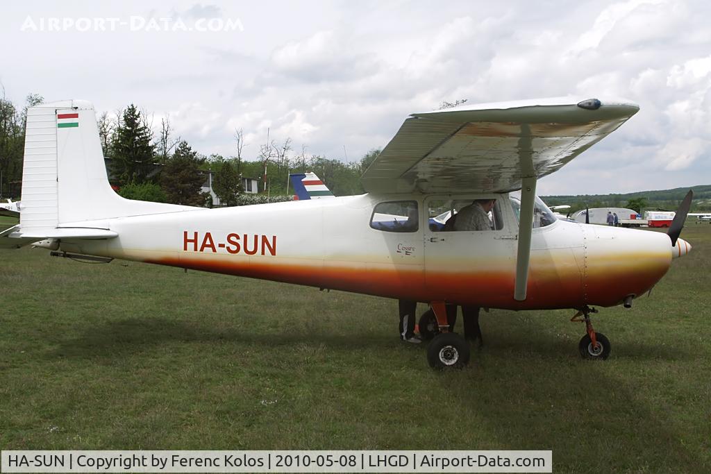 HA-SUN, 1958 Cessna 172 C/N 36536, Gödöllö