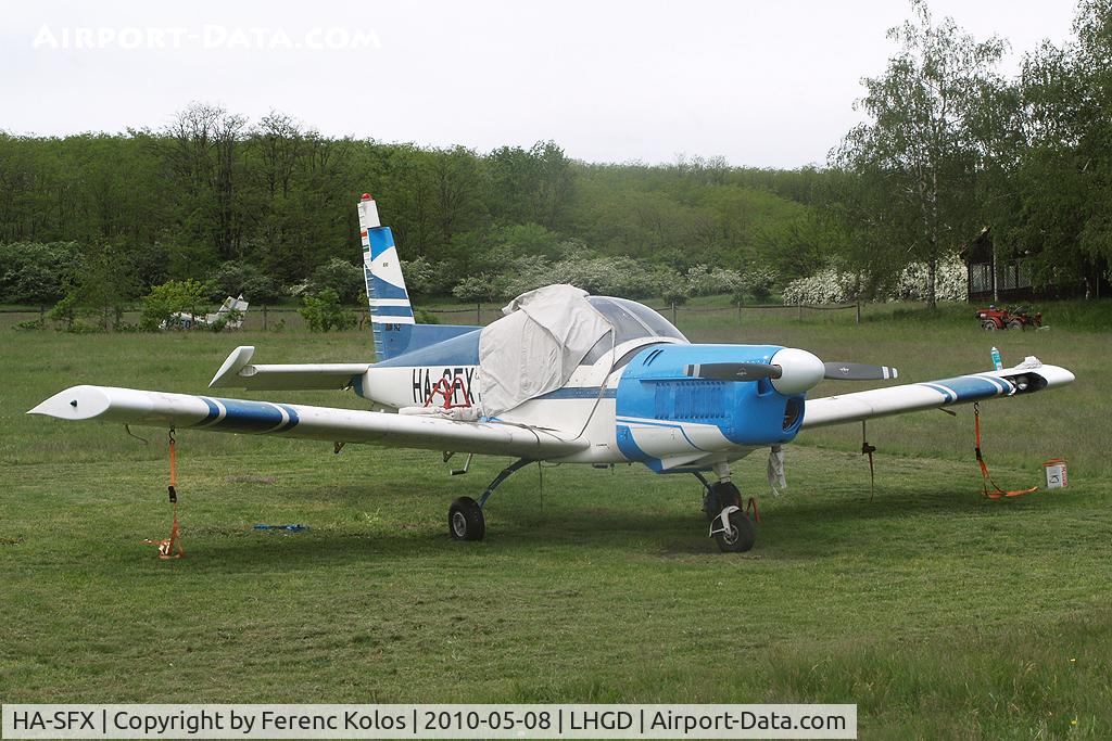HA-SFX, 1981 Zlin Z-142 C/N 0243, Gödöllö