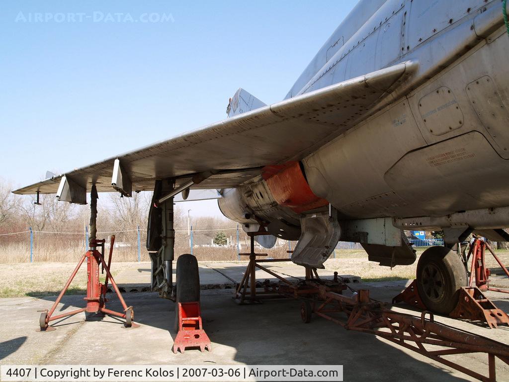 4407, 1971 Mikoyan-Gurevich MiG-21MF C/N 964407, Csepel