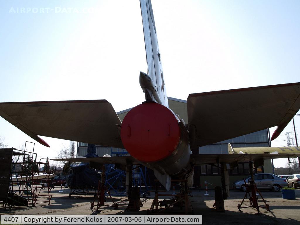 4407, 1971 Mikoyan-Gurevich MiG-21MF C/N 964407, Csepel