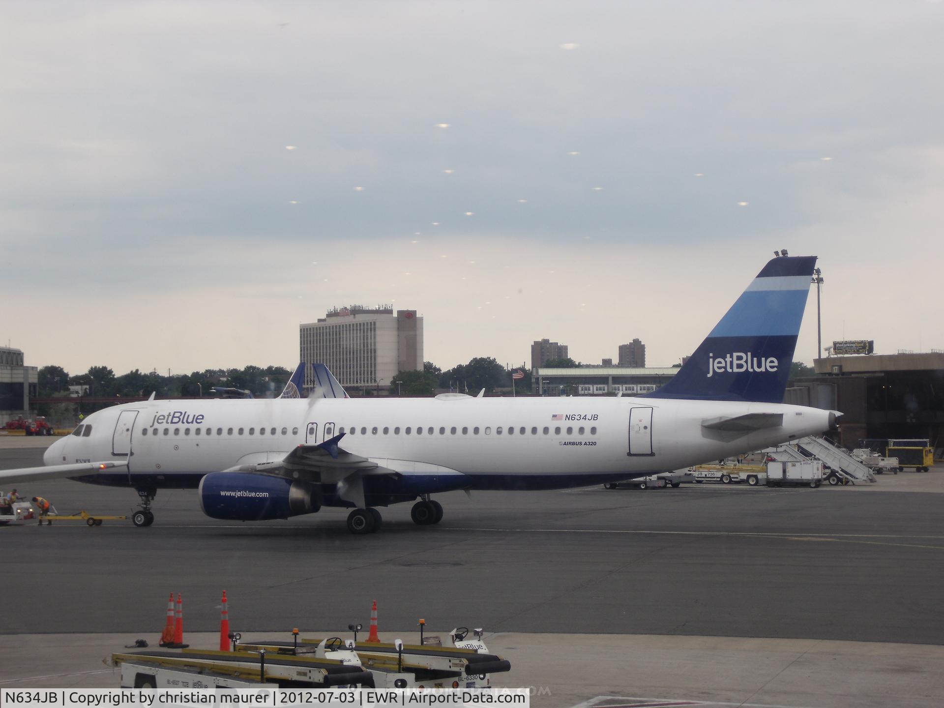 N634JB, 2006 Airbus A320-232 C/N 2710, B*L*U*E