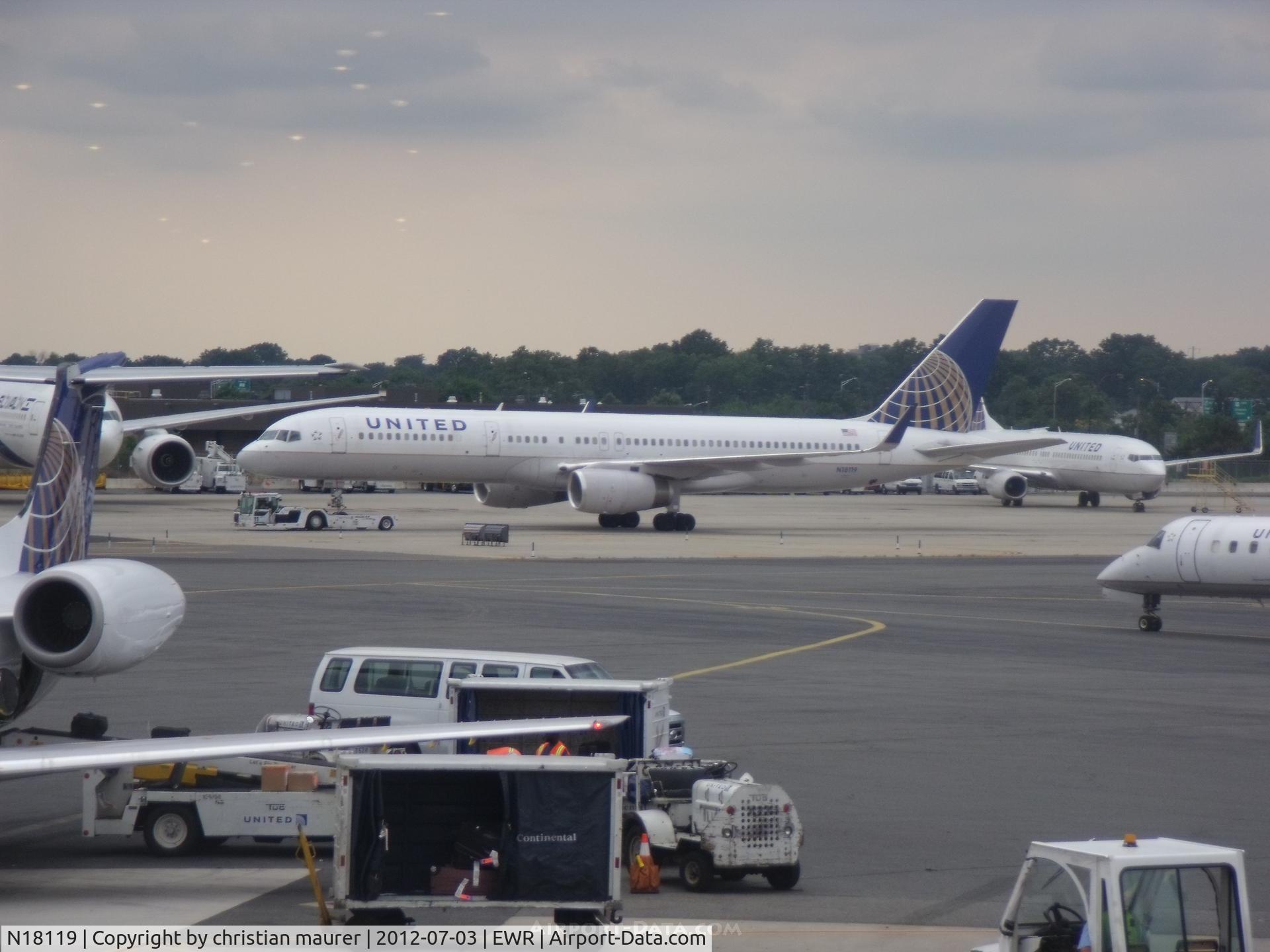 N18119, 1997 Boeing 757-224 C/N 27561, UNITED