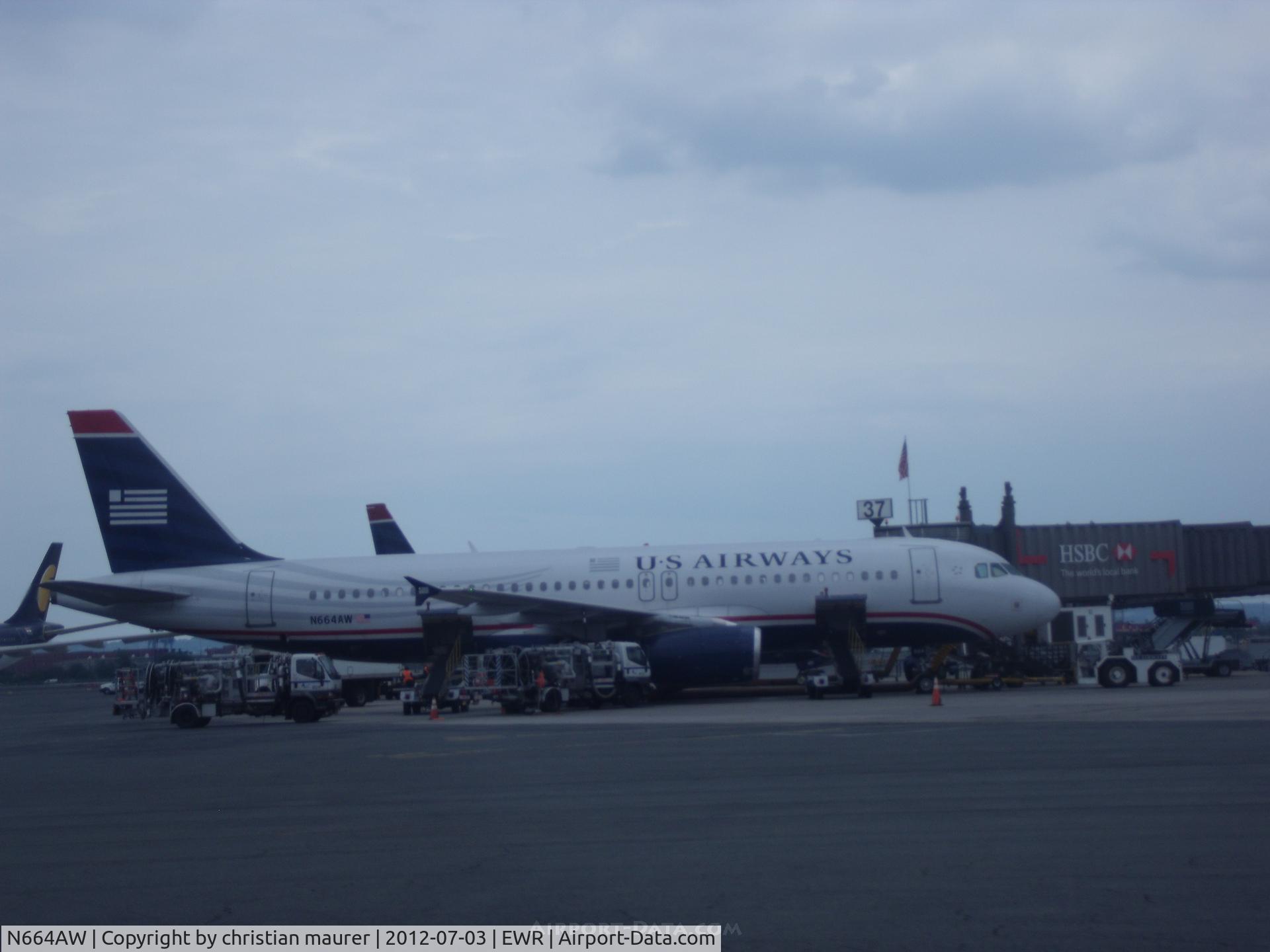 N664AW, 2001 Airbus A320-232 C/N 1621, a320