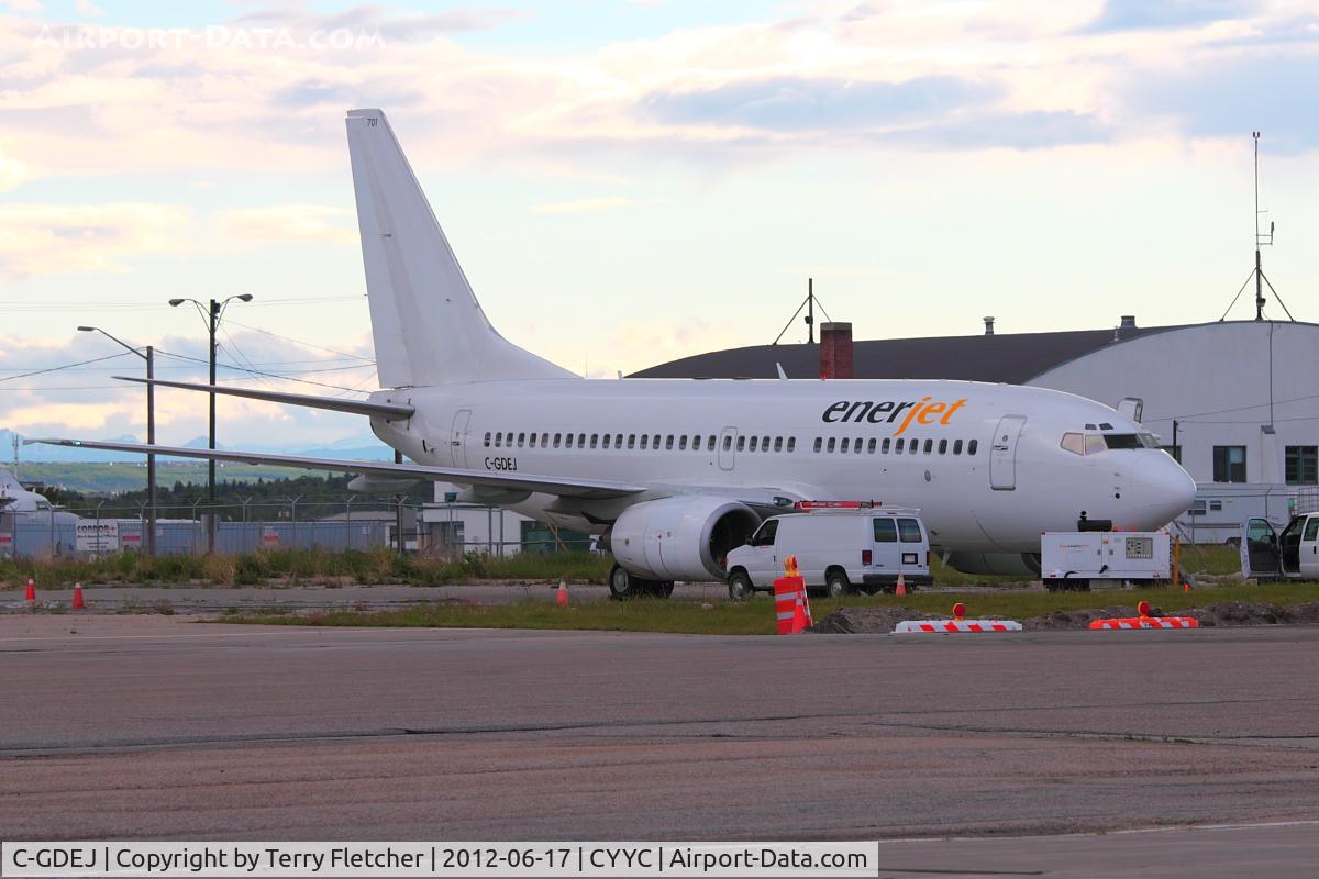 C-GDEJ, 2004 Boeing 737-73V C/N 32427, At Calgary