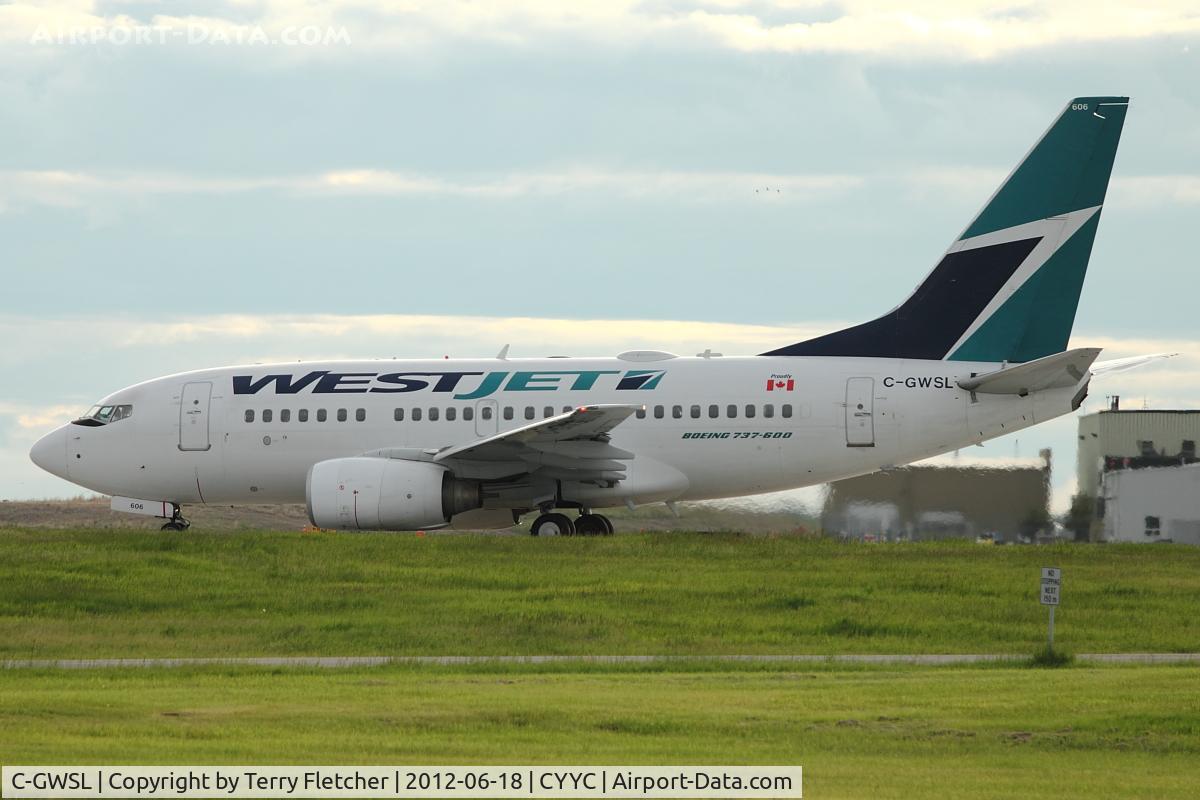 C-GWSL, 2006 Boeing 737-6CT C/N 34633, at Calgary