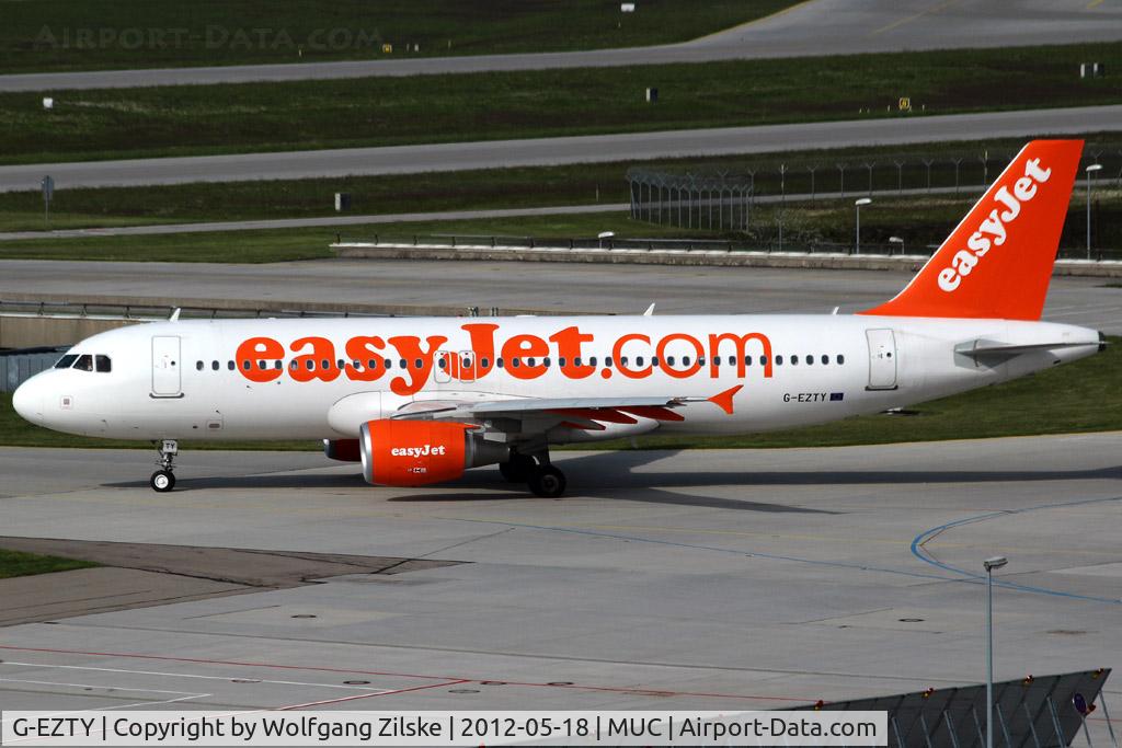 G-EZTY, 2010 Airbus A320-214 C/N 4554, visitor
