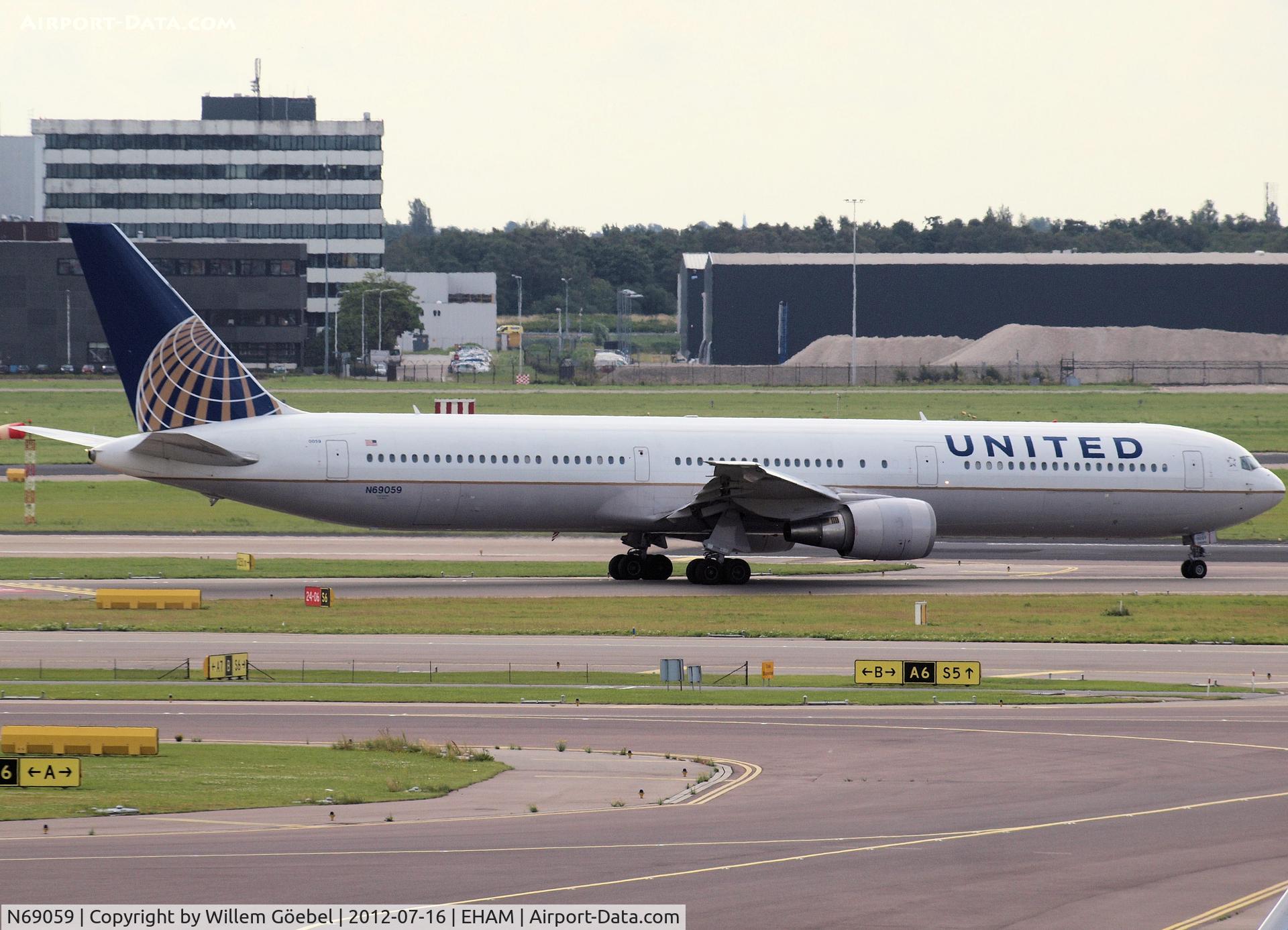 N69059, 2002 Boeing 767-424/ER C/N 29454, Taxi to runway 24 of Schiphol Airport