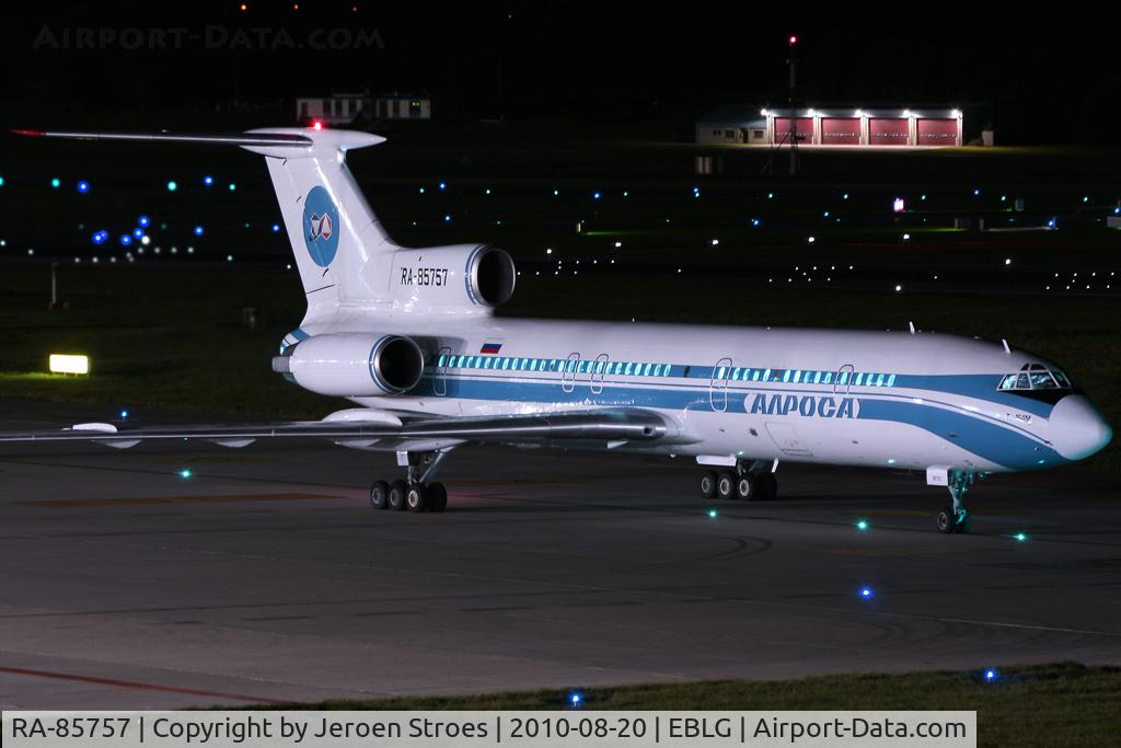 RA-85757, 1993 Tupolev Tu-154M C/N 92A939, at night