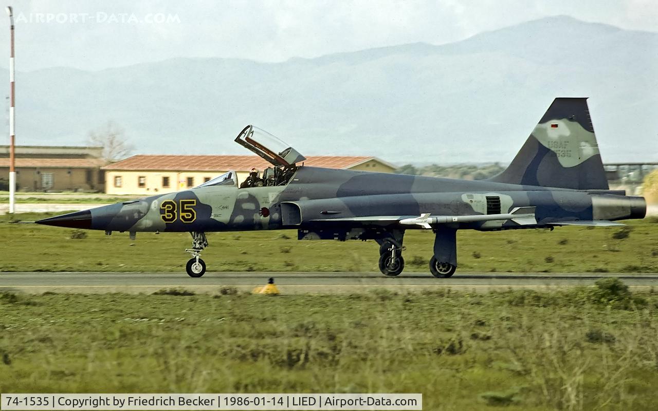 74-1535, 1976 Northrop F-5E Tiger II C/N R.1193, taxying back to the flightline