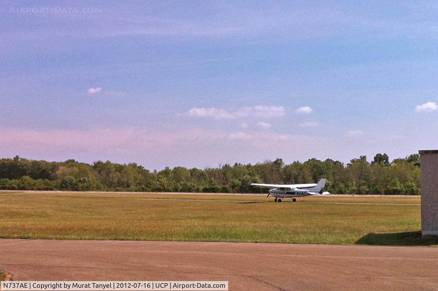 N737AE, 1977 Cessna 172N C/N 17269262, Taxiing at New Castle Municipal Airport