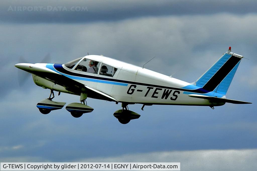 G-TEWS, 1968 Piper PA-28-140 Cherokee B C/N 28-25128, Hull Aero Club Fly In