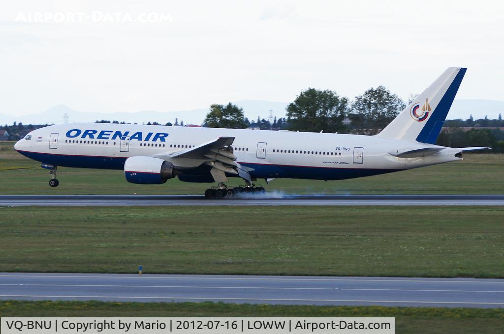VQ-BNU, 1999 Boeing 777-2Q8/ER C/N 29908, Landing on Rwy 34
