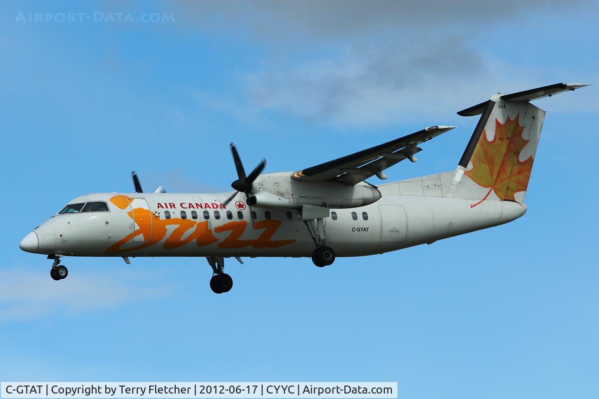 C-GTAT, 1989 De Havilland Canada DHC-8-301 Dash 8 C/N 188, at Calgary