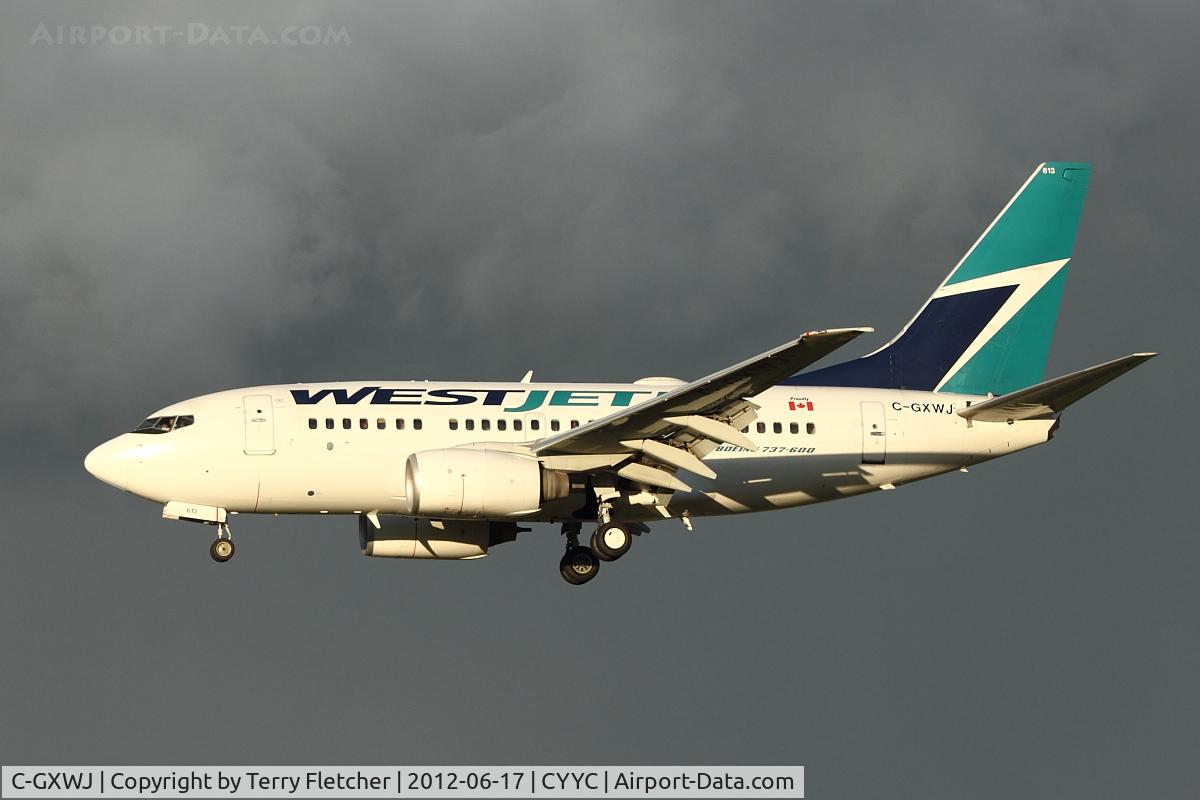 C-GXWJ, 2006 Boeing 737-6CT C/N 35570, at Calgary
