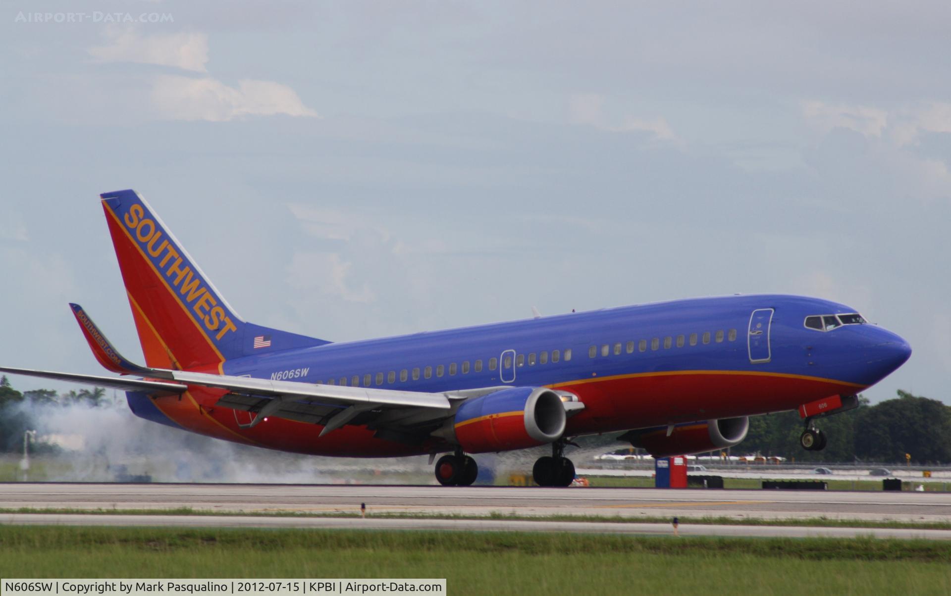 N606SW, 1995 Boeing 737-3H4 C/N 27926, Boeing 737-300